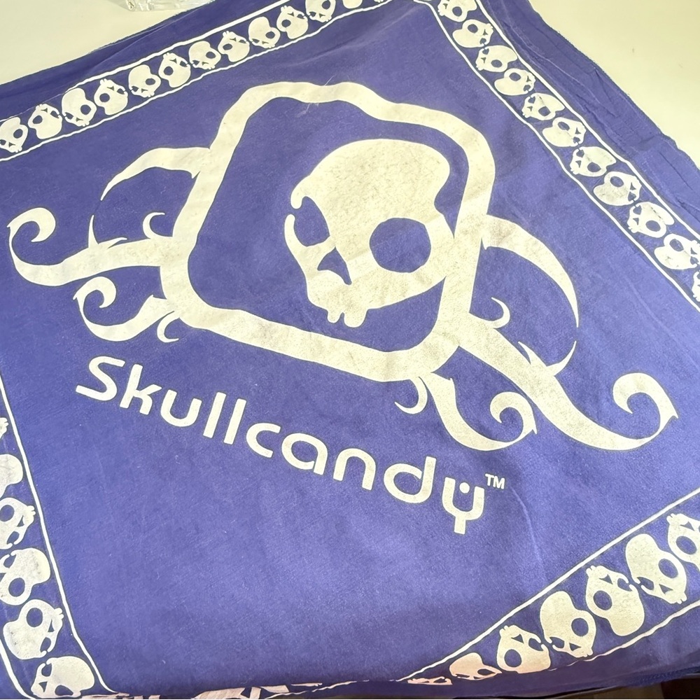 💀 Skullcandy Logo Bandana – Dark Blue & White Skull Print – Preloved 💀